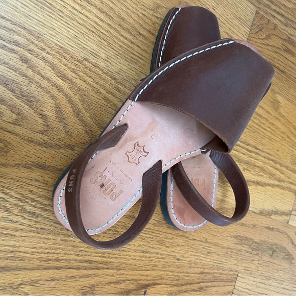 Brown Leather Sandals with Open Back Design - Picture 1 of 3